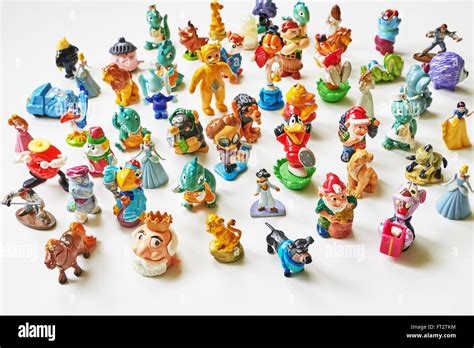 kinder surprise list of toys.